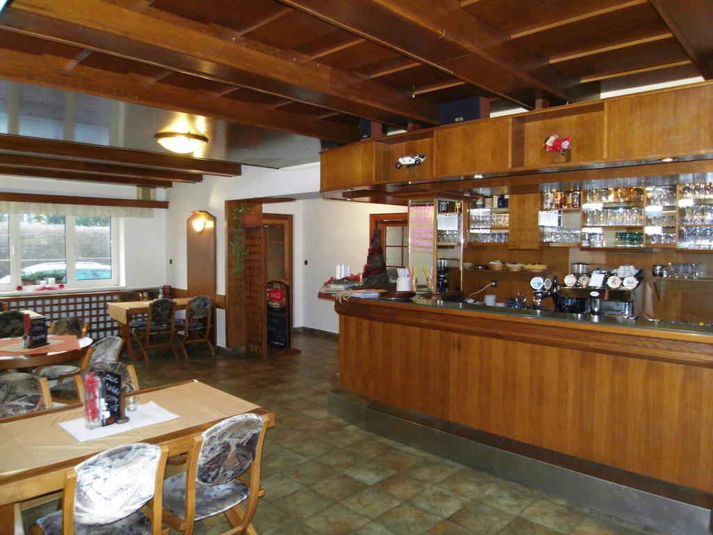 Penzion A Restaurace U Veterana Frenštát pod Radhoštěm エクステリア 写真