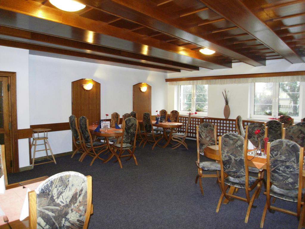 Penzion A Restaurace U Veterana Frenštát pod Radhoštěm エクステリア 写真