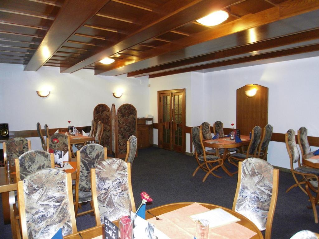 Penzion A Restaurace U Veterana Frenštát pod Radhoštěm エクステリア 写真