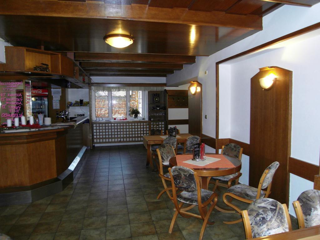 Penzion A Restaurace U Veterana Frenštát pod Radhoštěm エクステリア 写真