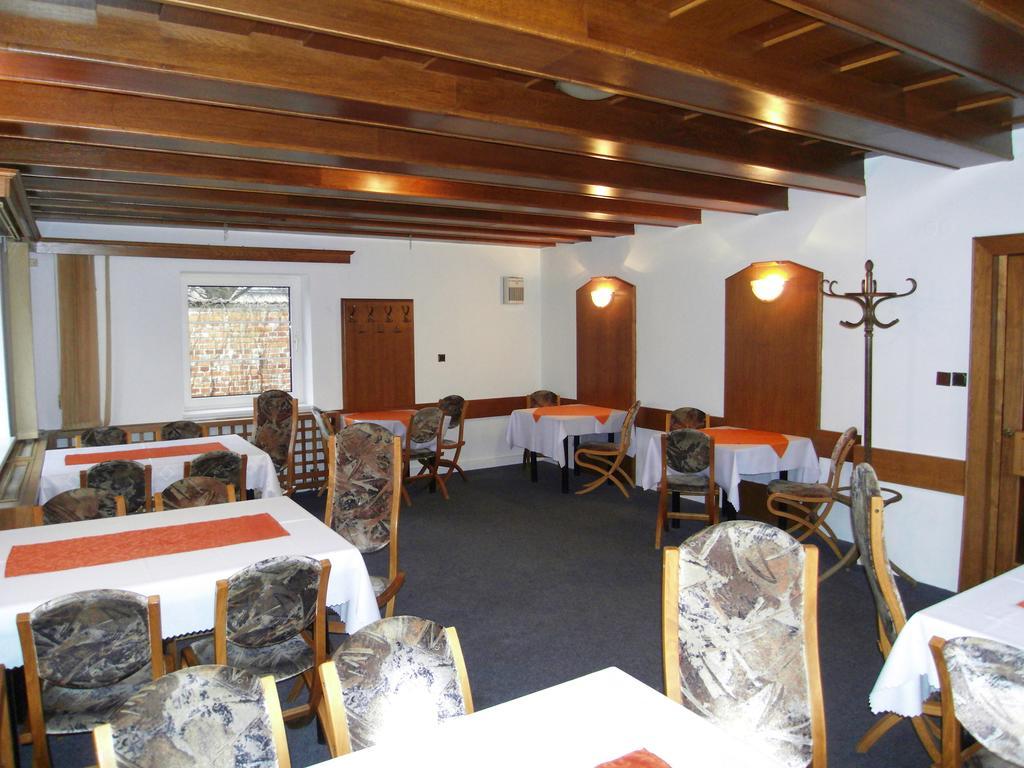Penzion A Restaurace U Veterana Frenštát pod Radhoštěm エクステリア 写真