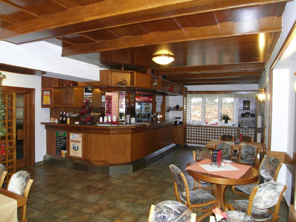 Penzion A Restaurace U Veterana Frenštát pod Radhoštěm エクステリア 写真